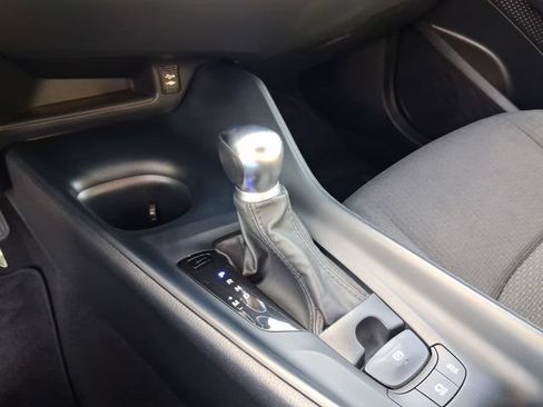 Used 2019 Toyota C-HR LE FWD image 20