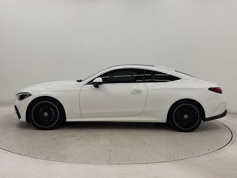 Used 2024 Mercedes-Benz CLE 300 4MATIC Coupe image 2
