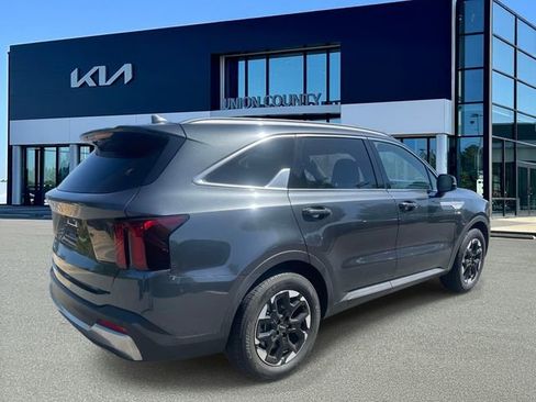 Certified 2024 Kia Sorento S FWD image 10