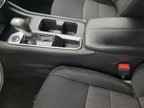 Used 2025 Nissan Sentra SV FWD image 26