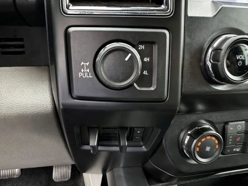 Used 2021 Ford F350 XLT w/ XLT Premium Package AWD/4WD image 16
