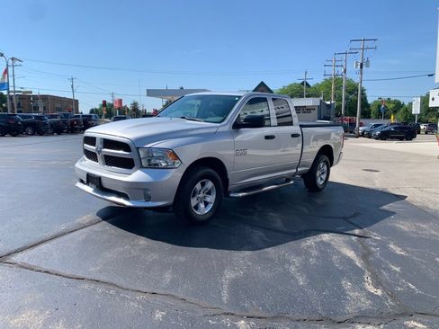 Used 2017 RAM 1500 Express AWD/4WD image 3
