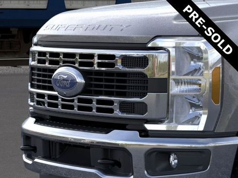 New 2026 Ford F350 4x4 Regular Cab DRW Super Duty image 17