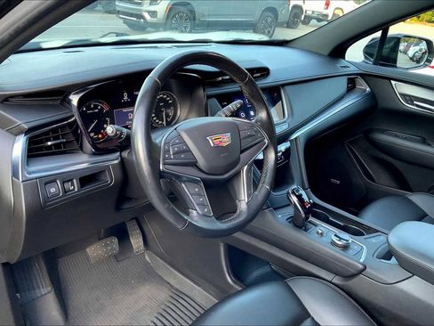 Used 2022 Cadillac XT5 Luxury image 31