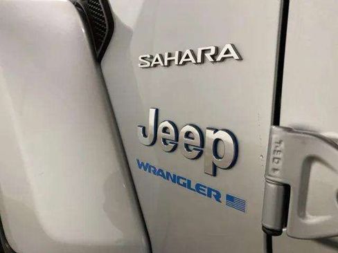 Used 2023 Jeep Wrangler Unlimited Sahara w/ Dual Top Group image 85