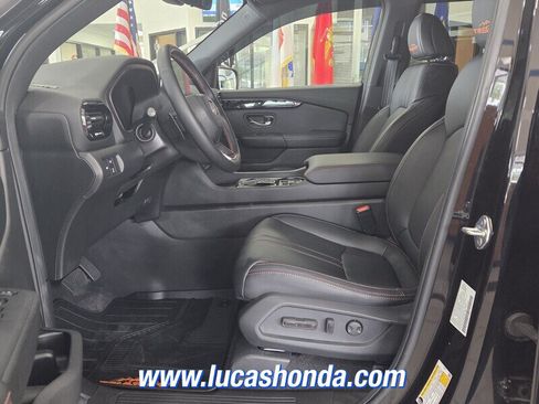 Used 2024 Honda Pilot TrailSport image 7