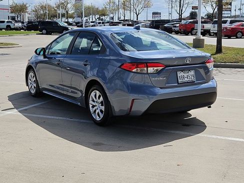 Used 2025 Toyota Corolla LE image 8