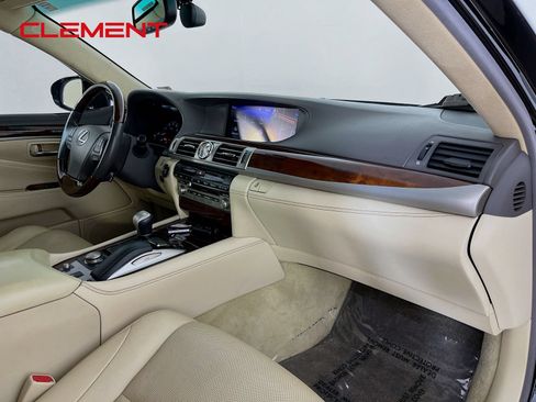 Used 2017 Lexus LS 460 w/ Comfort Package RWD image 37