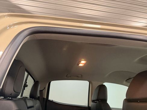 Used 2022 GMC Canyon AT4 image 16