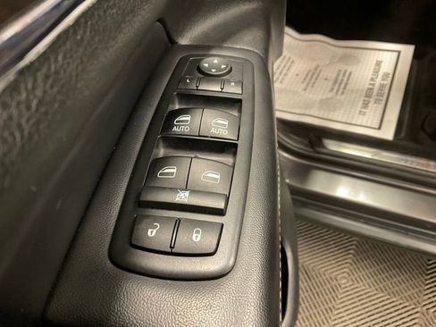Used 2014 Jeep Grand Cherokee Limited w/ Trailer Tow Group IV AWD/4WD image 17