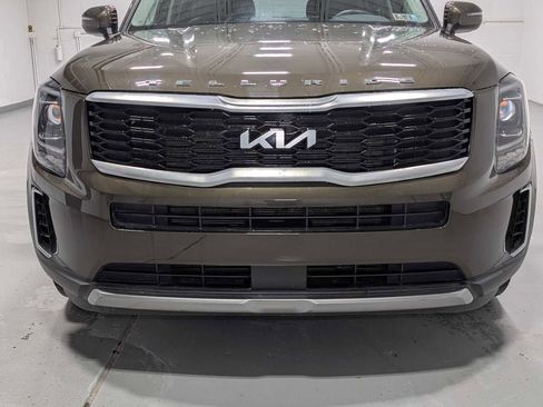Used 2022 Kia Telluride S image 2