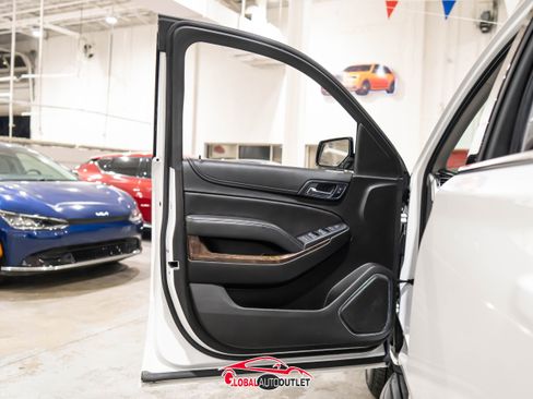 Used 2018 Chevrolet Tahoe LS w/ Enhanced Driver Alert Package image 40