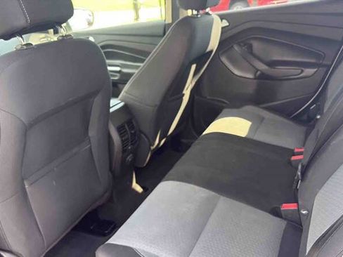Used 2017 Ford Escape SE FWD image 10