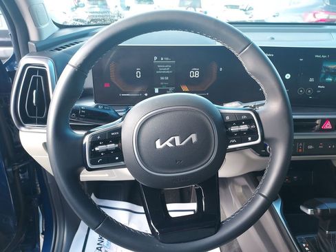 Used 2025 Kia Sorento S w/ Panoramic Sunroof Package image 20