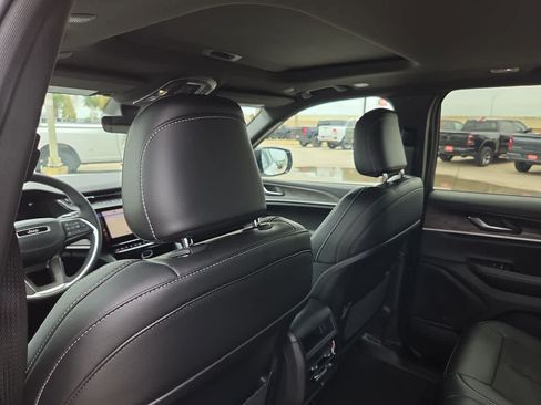 New 2026 Jeep Grand Cherokee Altitude RWD image 19