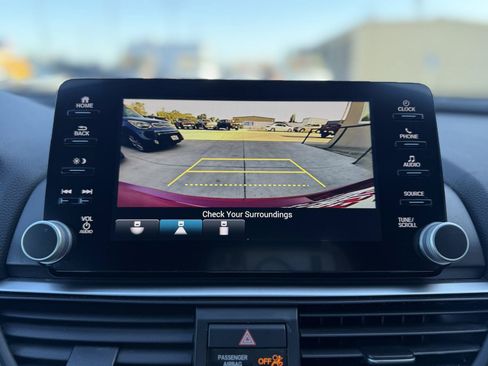 Used 2018 Honda Accord Sport image 19