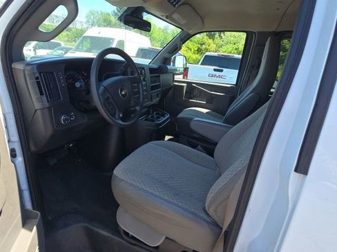 Used 2025 Chevrolet Express 3500 LT w/ LT Preferred Equipment Group RWD image 11