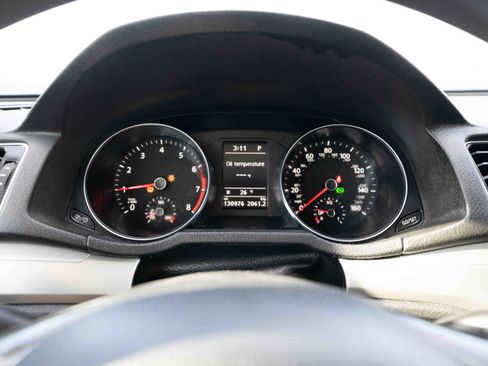 Used 2018 Volkswagen Passat 2.0T S image 16