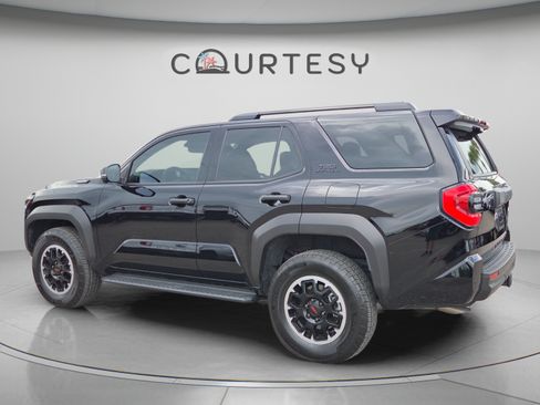 Certified 2025 Toyota 4Runner TRD Off-Road Premium AWD/4WD image 3