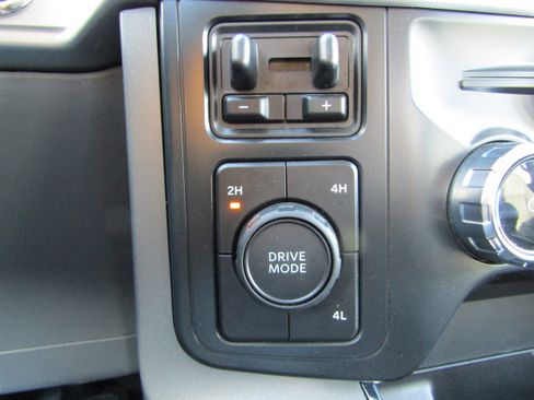 Certified 2022 Ford F150 XLT w/ Equipment Group 302A High image 32