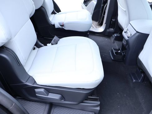 New 2026 Ford Explorer Platinum w/ LUX Leather Package AWD/4WD image 16