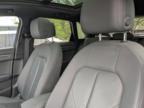 Used 2021 Audi Q3 2.0T Premium w/ Convenience Package AWD/4WD image 7
