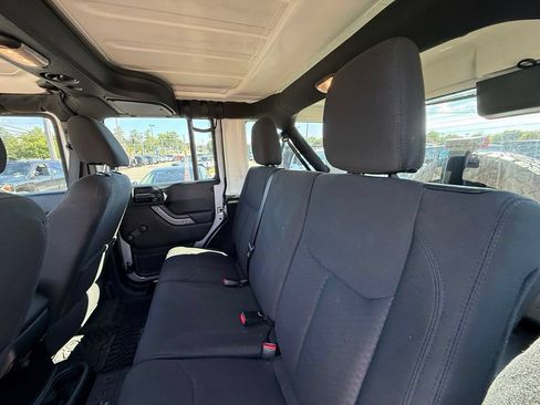 Used 2017 Jeep Wrangler Unlimited Sport w/ Connectivity Group AWD/4WD image 24