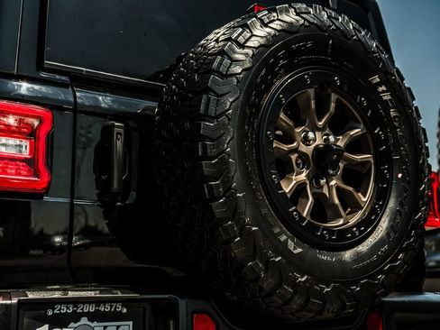 Used 2021 Jeep Wrangler Unlimited Rubicon w/ Trailer Tow Package AWD/4WD image 12