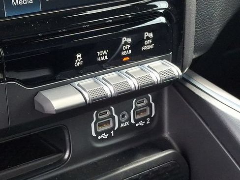 Used 2024 RAM 1500 Big Horn AWD/4WD image 23