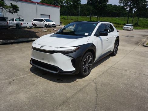 Used 2024 Toyota bZ4X AWD w/ Weather Package image 26