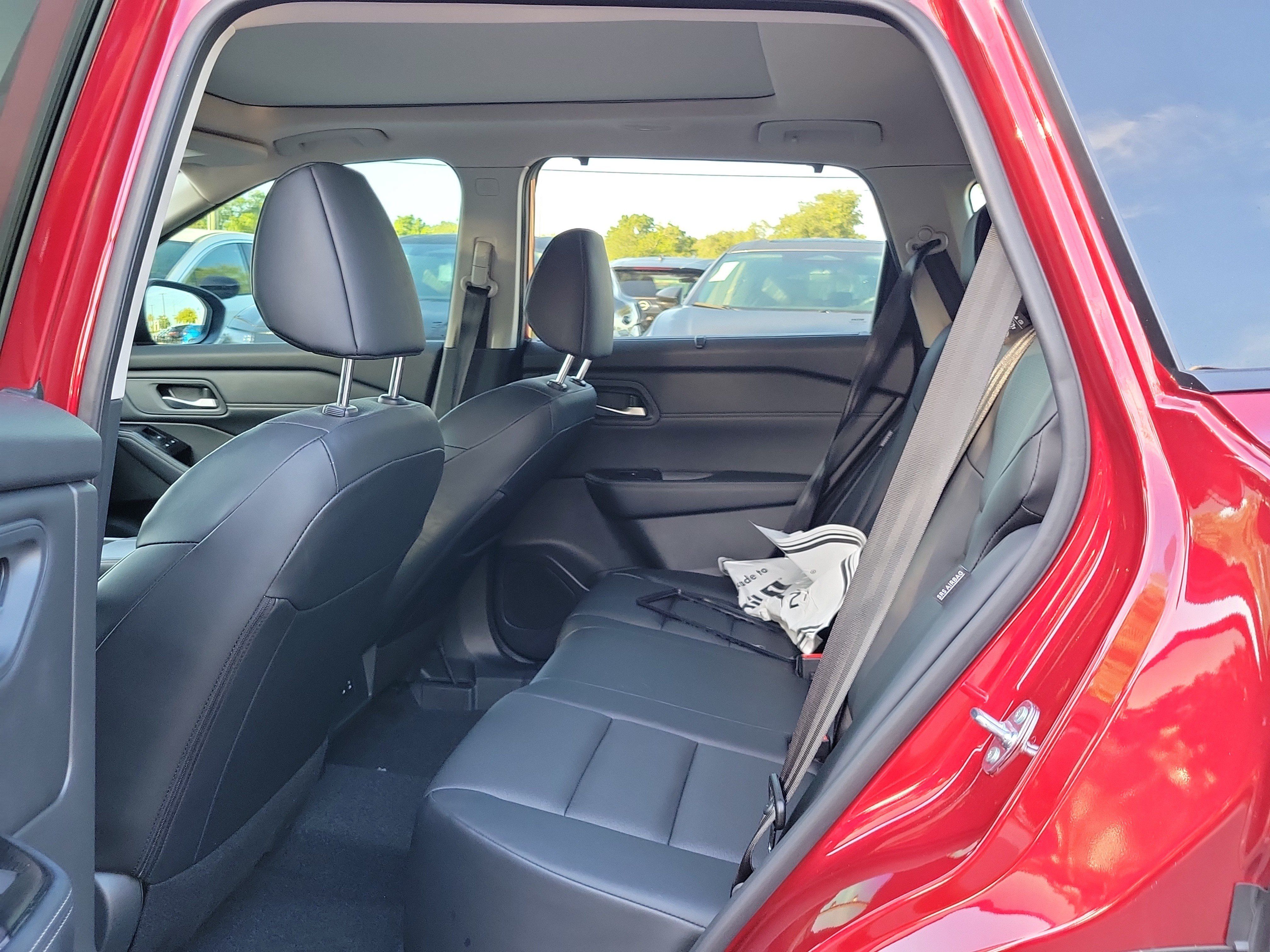 Certified 2025 Nissan Rogue SV w/ SV Premium Package FWD image 11