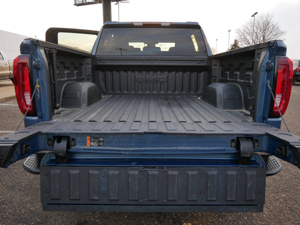 Used 2024 GMC Sierra 1500 SLT w/ SLT Premium Package AWD/4WD image 11