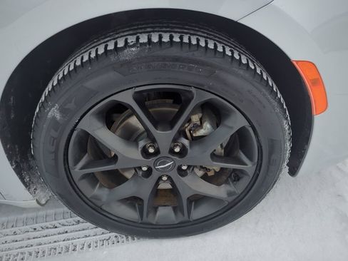 Used 2022 Chrysler Pacifica Touring-L w/ S Appearance Package image 13