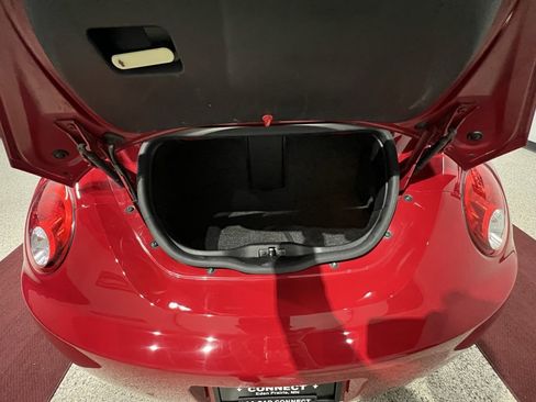 Used 2009 Volkswagen Beetle S image 39