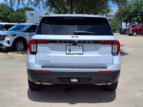 New 2026 Ford Explorer Active w/ Active Comfort Package RWD image 5
