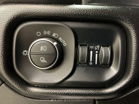Used 2019 RAM 1500 Laramie image 15