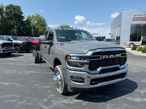 New 2026 RAM 3500 Tradesman w/ Chrome Appearance Group A AWD/4WD image 15