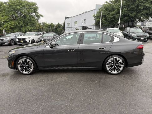 Used 2026 BMW i5 eDrive40 w/ Premium Package AWD/4WD image 11