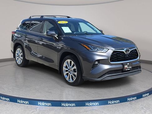 Used 2021 Toyota Highlander Limited FWD image 4