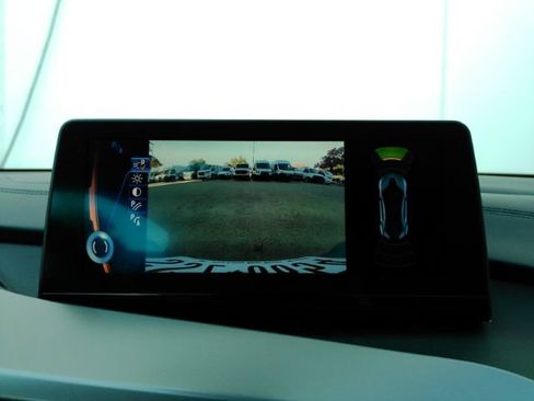 Used 2015 BMW i8 image 9