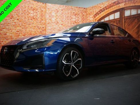 Used 2024 Nissan Altima 2.5 SR image 3