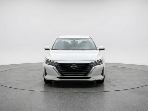 Used 2025 Nissan Sentra SV FWD image 2