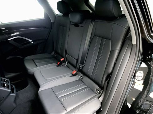 Certified 2025 Audi Q5 Premium Plus w/ Premium Plus AWD/4WD image 21