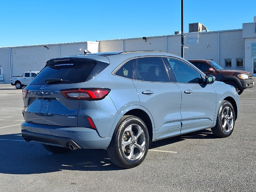 Certified 2023 Ford Escape ST-Line Select w/ Tech Pack #2 AWD/4WD image 6
