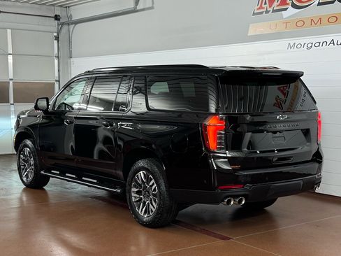 Used 2025 Chevrolet Suburban Z71 image 5