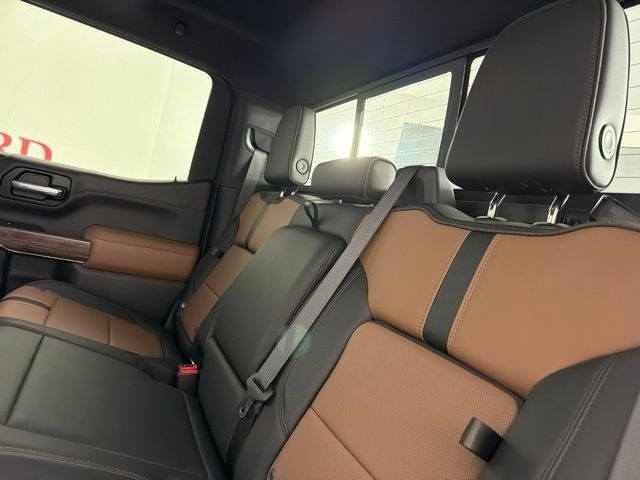 Used 2020 Chevrolet Silverado 1500 High Country w/ Technology Package AWD/4WD image 31
