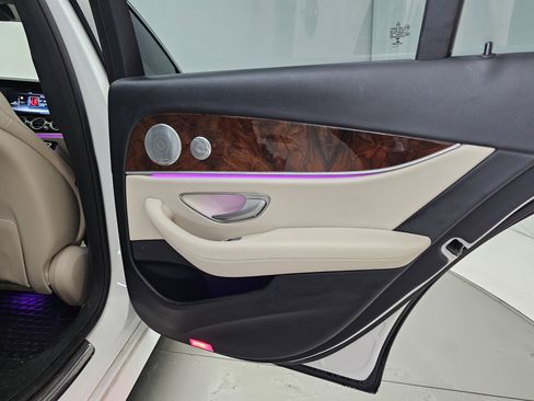 Certified 2017 Mercedes-Benz E 300 4MATIC image 20