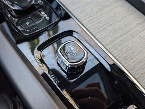 Certified 2022 Volvo XC60 B5 Inscription w/ Advanced Package image 20