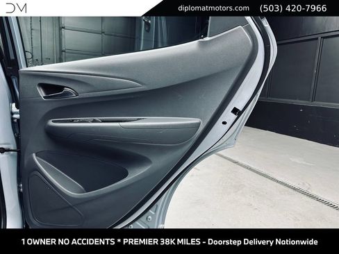 Used 2017 Chevrolet Bolt Premier w/ Driver Confidence II Package FWD image 26
