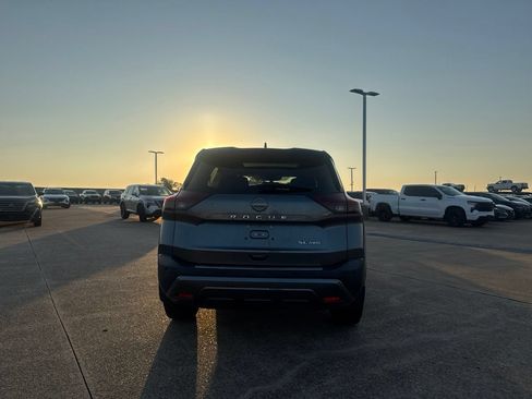Certified 2023 Nissan Rogue SL w/ SL Premium Package AWD/4WD image 16